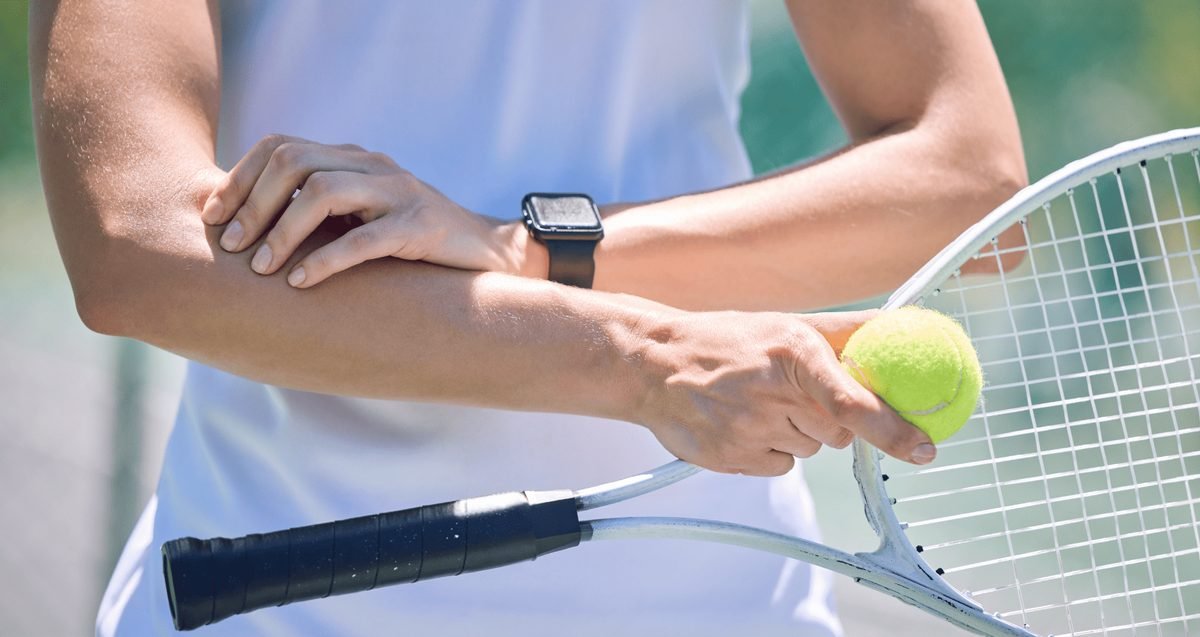 Shockwave Therapy for Chronic Tendonitis: A Non-Surgical Option in Delray Beach Orthopedic provider applying shockwave therapy to a patient's tendon in a Delray Beach office
