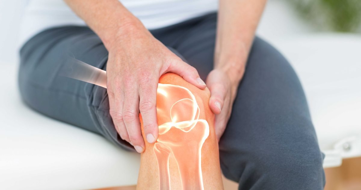 Cortisone Shot Alternatives: Is PRP Right for Your Joint Pain? Doctor discussing cortisone shot alternatives such as PRP with a patient about joint pain treatment options.